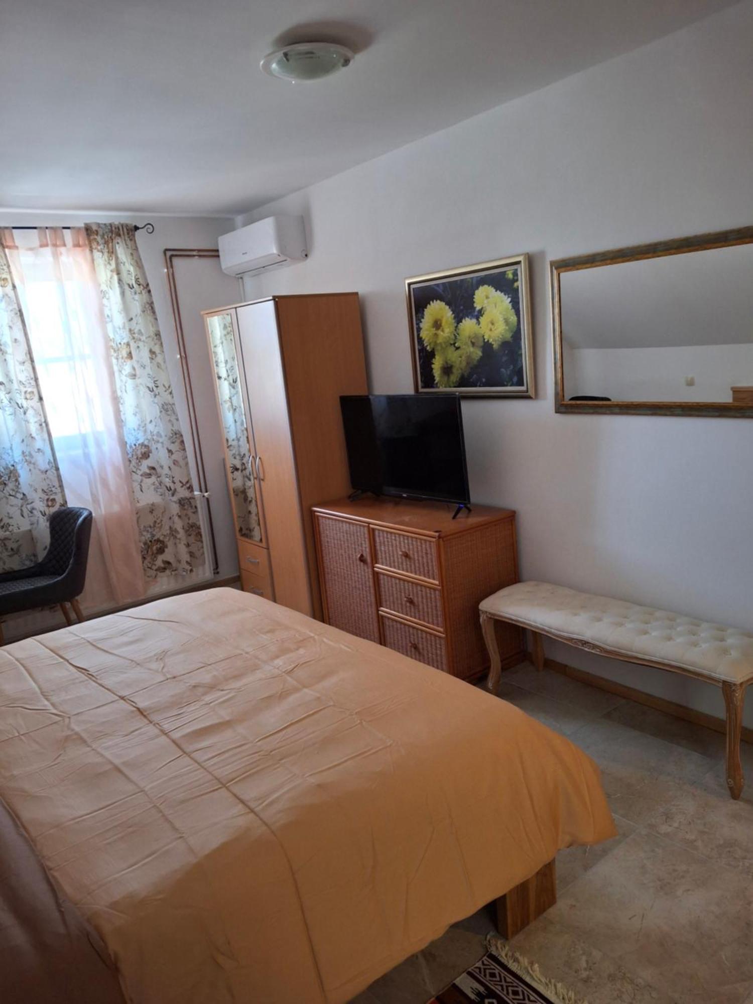House Izvor Hotel เยแซร์ตเซ ภายนอก รูปภาพ